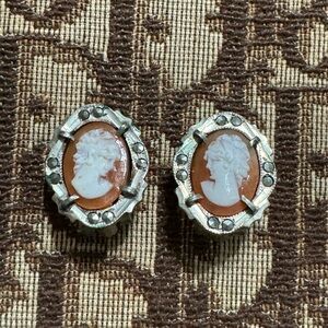 CAMEO‎ Silver Clip On Earrings Dainty Vintage Vibes